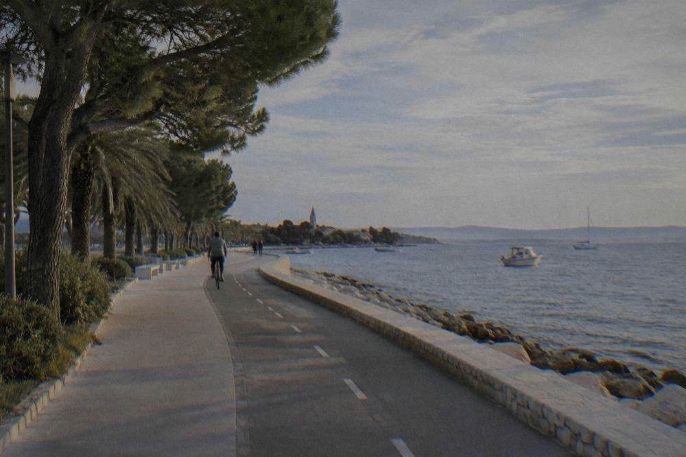 Seafront path from the Old Town toward Puntamika beside the sea