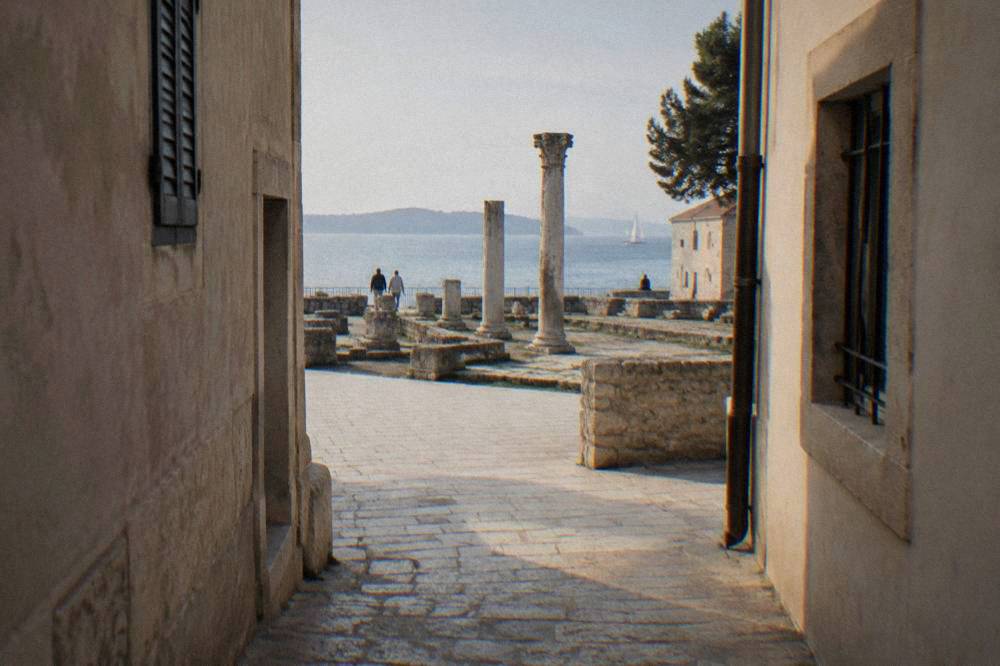 Narrow lane opening onto the forum from the Old Town